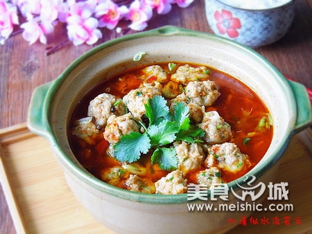 红汤香菜丸子
