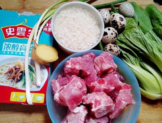 高汤排骨煲饭