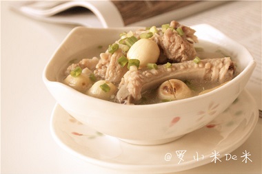 莲子排骨汤