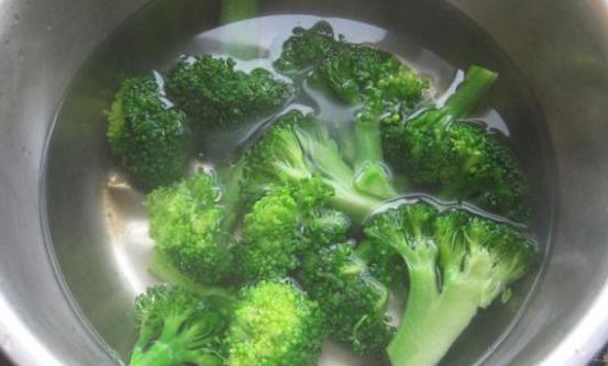 排骨辣味煲仔饭
