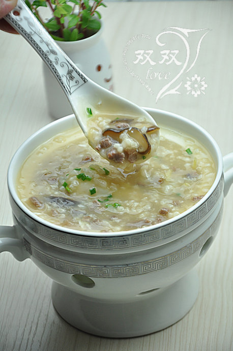 菇生滚牛肉窝蛋粥