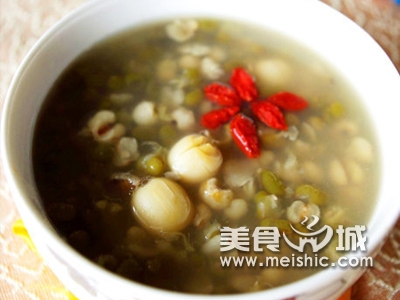 绿豆花生米粥的做法