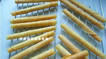在家如何自制鸡蛋蛋卷，鸡蛋蛋卷的简单制作
