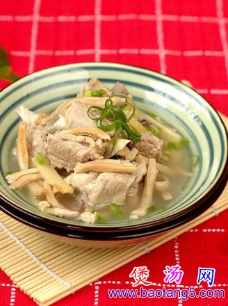 墨鱼排骨汤