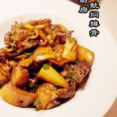 鲜鱿焖排骨的做法 鲜鱿焖排骨的做法