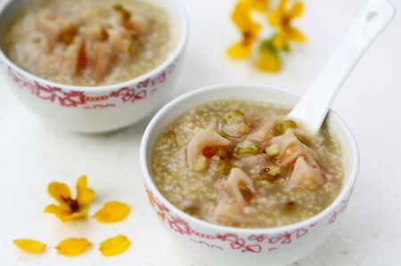 小米绿豆莲藕粥