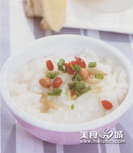 枸杞麦冬花生粥