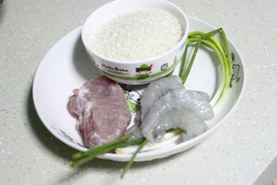 鲜虾瘦肉粥做法步骤1