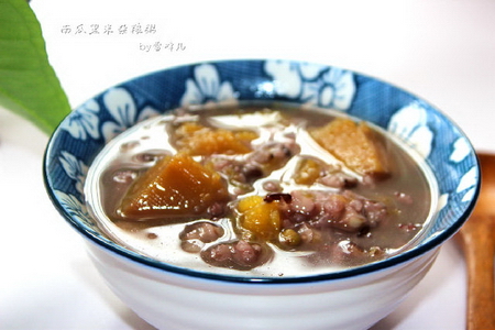 南瓜黑米杂粮粥的做法