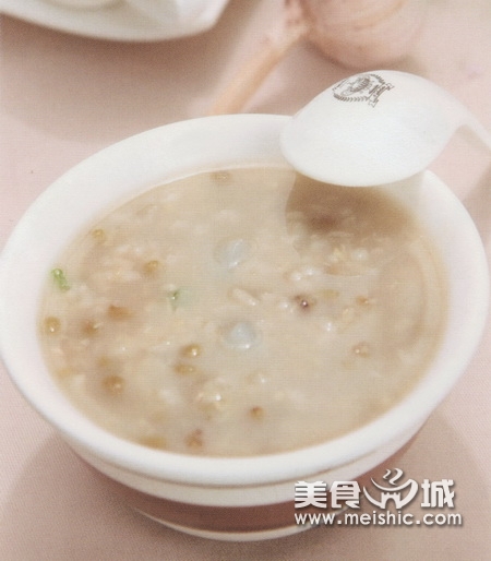 萝卜绿豆天冬粥
