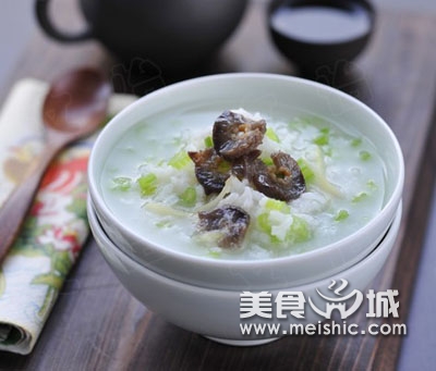 首乌芹菜粥的做法