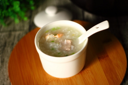 虾仁排骨粥的做法