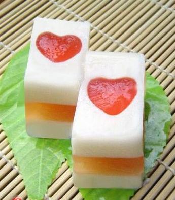 三层加心果冻做法