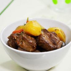 土豆红烧排骨的做法 土豆红烧排骨的做法