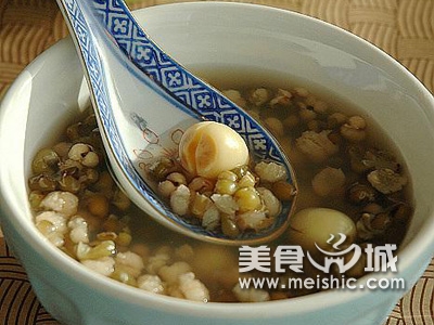 薏米莲子粥