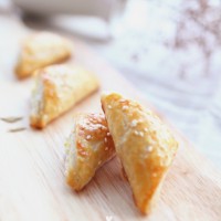 怎么做榴莲酥好吃，榴莲酥的7步做法