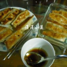 三鲜锅贴的做法 三鲜锅贴的做法