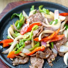 铁板洋葱牛肉的做法