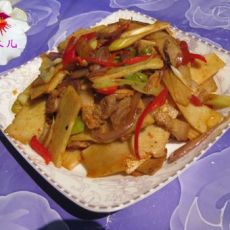 消灭米饭的绝好搭配-五花肉炒笋片的做法 消灭米饭的绝好搭配-五花肉炒笋片的做法