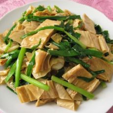 腐竹炒韭菜的做法 腐竹炒韭菜的做法