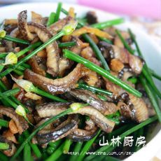 韭菜花炒鳝丝的做法 韭菜花炒鳝丝的做法