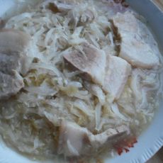 酸菜汆白肉的做法