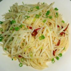 素炒土豆丝的做法 素炒土豆丝的做法