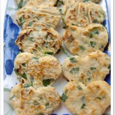 韭菜肉末葱煎饼的做法