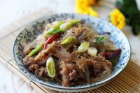 红薯粉条炒羊肉的做法