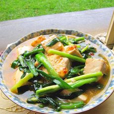 豆腐煮韭菜的做法 豆腐煮韭菜的做法