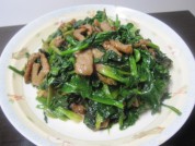 菠菜炒肉丝的做法