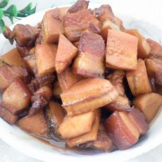 五花肉烧春笋的做法 五花肉烧春笋的做法