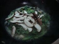 皮蛋菠菜的做法