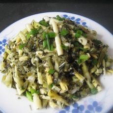 酸菜炒春笋的做法