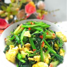 剁椒菠菜炒鸡蛋的做法 剁椒菠菜炒鸡蛋的做法