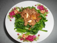 葱香肉末菠菜的做法