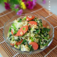 菠菜火腿肠炒饭的做法