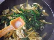 菠菜胡萝卜炒鸡蛋的做法
