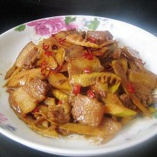 五花肉炒春笋的做法 五花肉炒春笋的做法