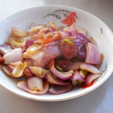 腊肠洋葱片的做法 腊肠洋葱片的做法