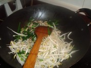 绿豆芽炒韭菜的做法