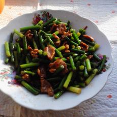 蒜苔炒肉的做法 蒜苔炒肉的做法