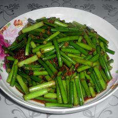 黄豆酱焖蒜苗的做法 黄豆酱焖蒜苗的做法