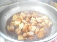 五花肉烧春笋的做法