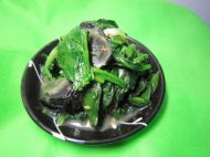 皮蛋菠菜的做法