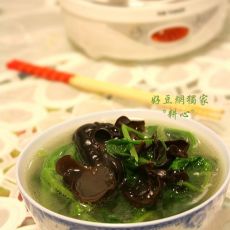 菠菜云耳汤的做法 菠菜云耳汤的做法