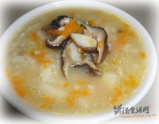 香菇山药胡萝卜骨汤粥的做法