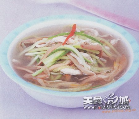 黄花菜黄瓜鸡汤的做法