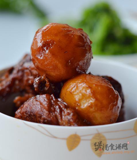 红烧排骨炖小土豆的做法