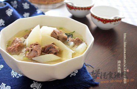 秋季暖胃补虚:羊肉萝卜汤的做法